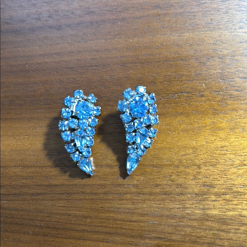 Elegant Vintage Clip On Blue Rhinestone Earrings